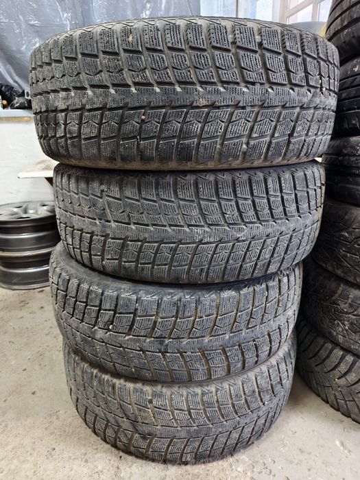 Продам всесезонные шины 245/50/20