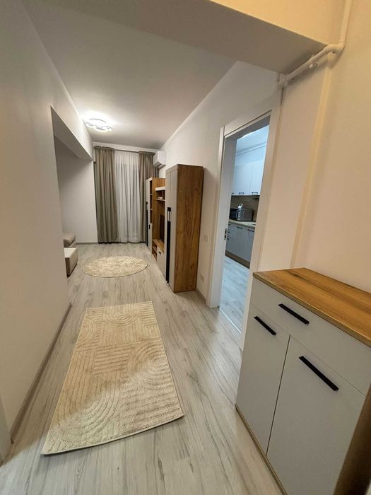 Ofer spre inchiriere garsoniera in bloc nou