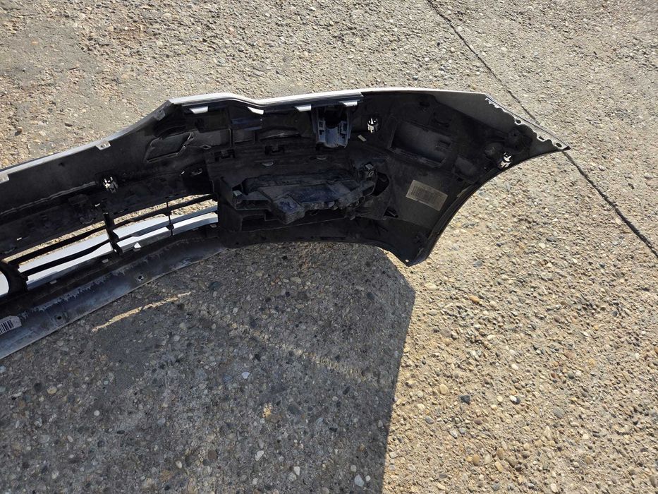 Bara fata completa cu grile si proiectoare model cu 6 senzori si distronic BMW seria 5 G30 G31