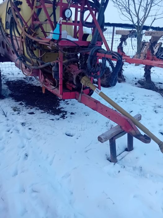 Met Erbicidat Hardi 2500L.