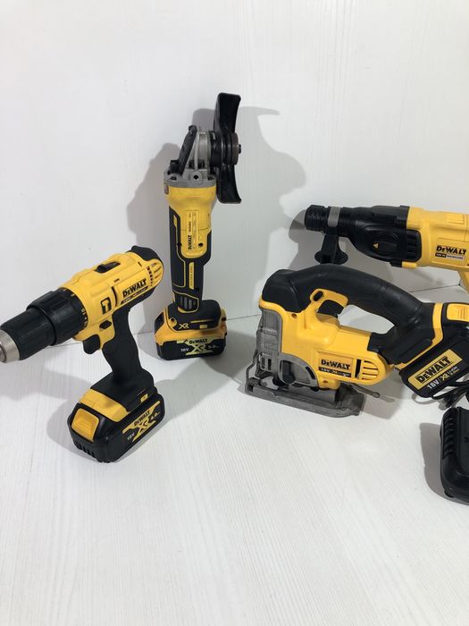 Set Dewalt cu acumulatori