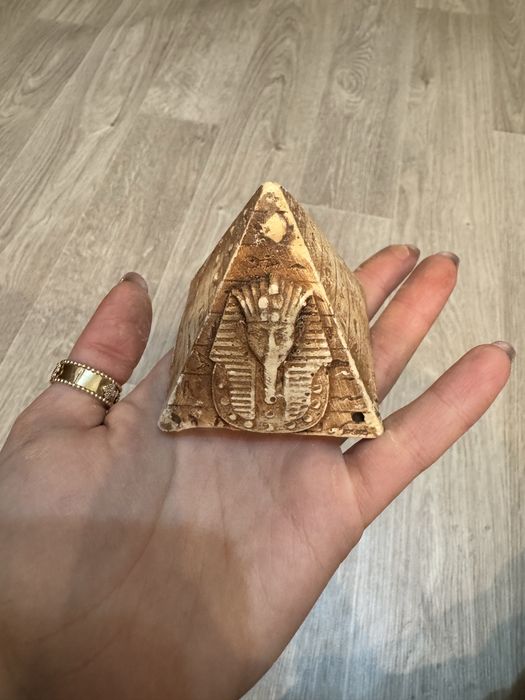 Продам статуэтки с разных стран