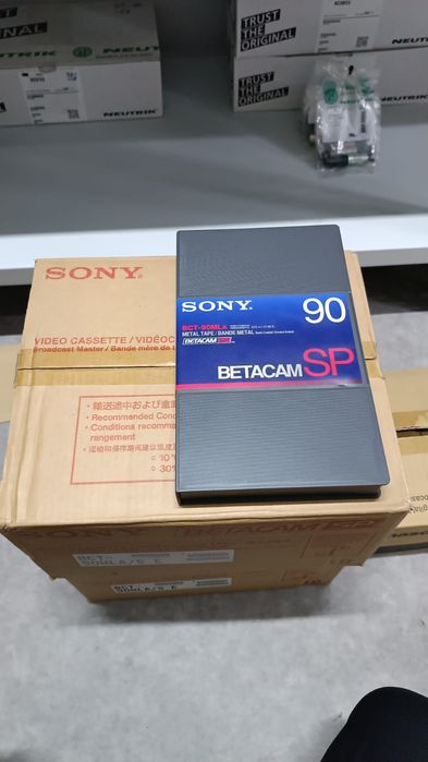 Кассеты студийные профессиональные видео видеокамеры