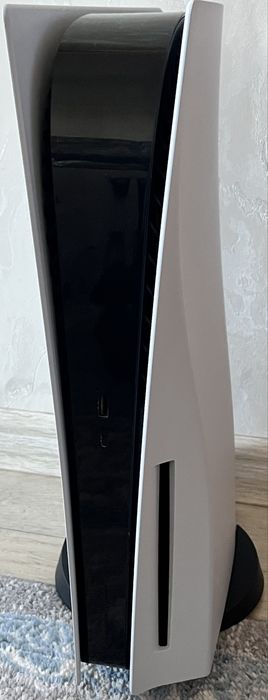 PlayStation 5 (2 джойстика+ игры)