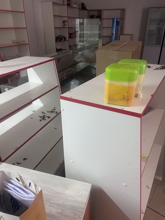 Полки для магазина и тд