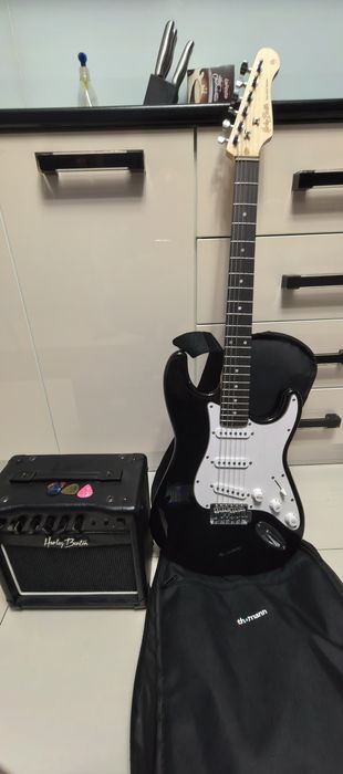 Chitara electrica Harley Benton plus amplificator