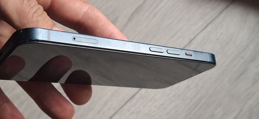Vând iPhone 13 in stare buna