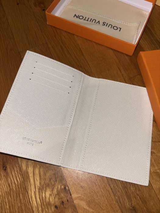 Card / Passport Holder LV