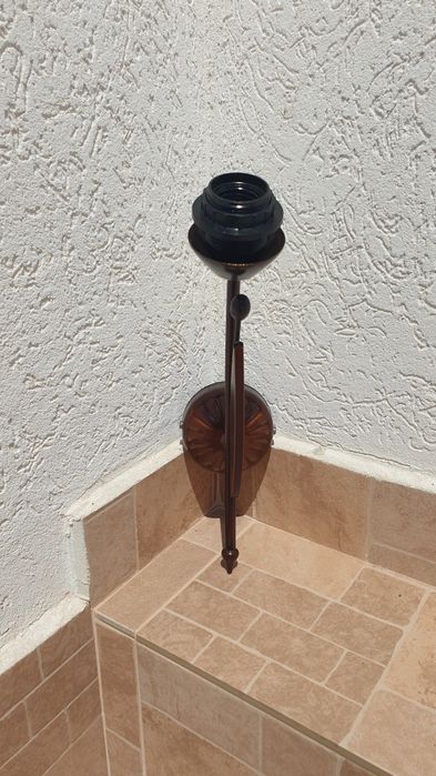 Лампи за стенен монтаж