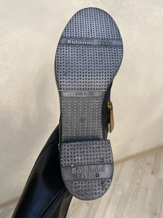 Продам сапоги женские