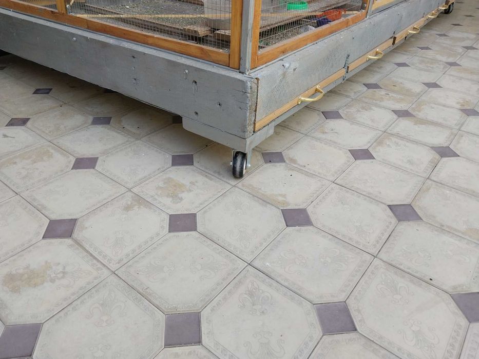 Большая клетка для птиц