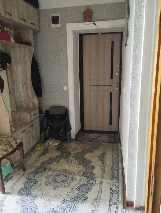 Срочно 3 комнатная квартира не далеко от Рисового базара (Бакалея)