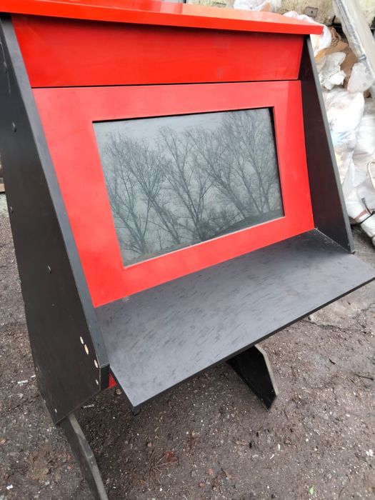 Столы компьютерные с сенсорным экраном 19'