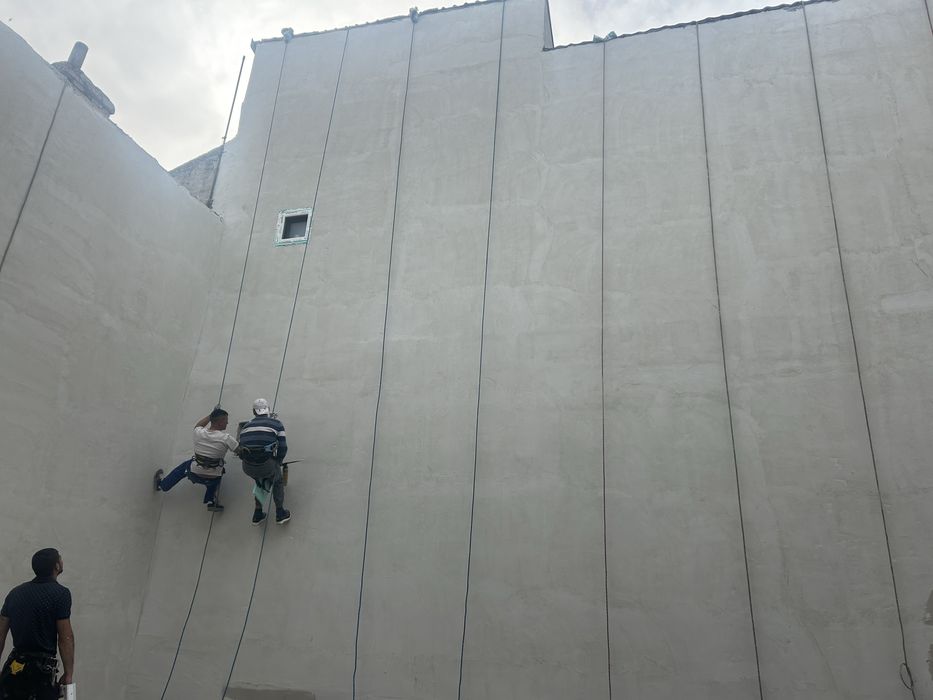 Izolatii Fatade ( alpinisti sau schela)