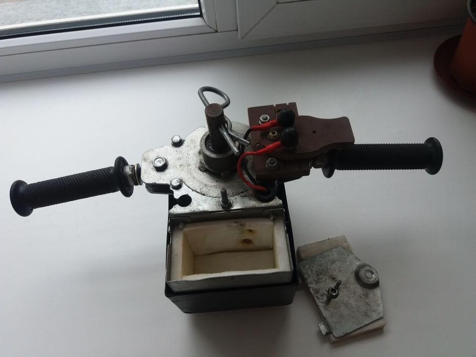 Электроледобур Ерш