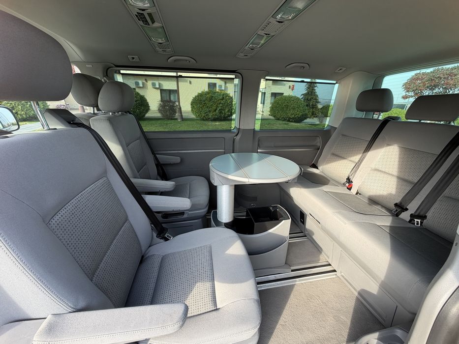 Vw T5 “ Multivan / 4 MOTION “ 7+1 Locuri , Măsuță , Perdeluțe , 2 Uși Laterale , Navigație Mare , Comenzi , Senzori , Pilot , Cârlig TOP