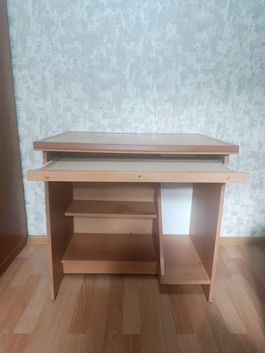 Kompyuter stoli sotiladi