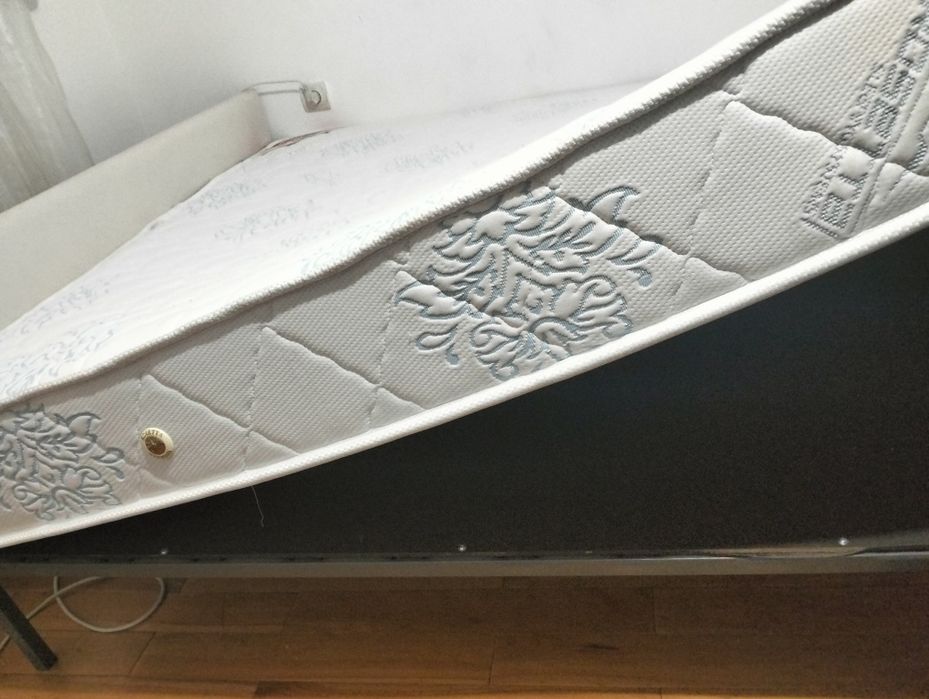 Кровать двуспальная