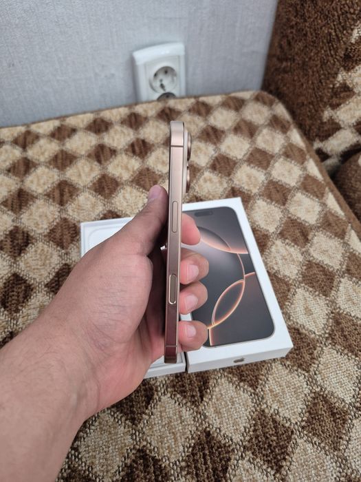 Продам/обмен iPhone 16 Pro 128gb desert titanium