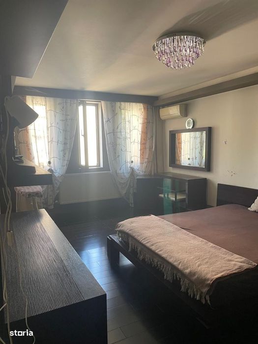 Locuință elegantă cu curte amenajată –  în spatele Pieței Delfinul