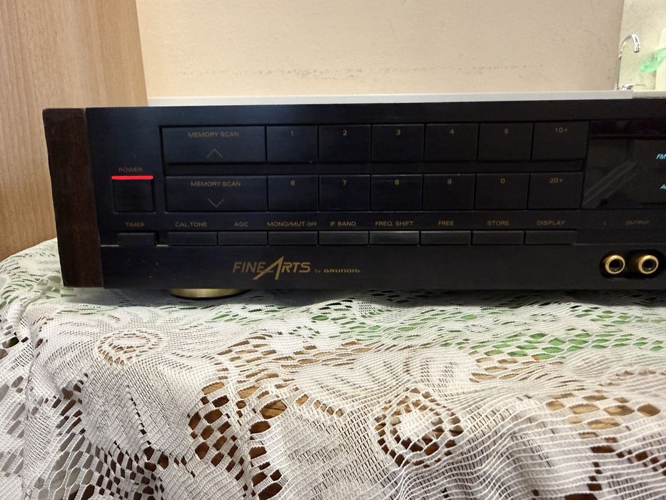 FineArts T-9000 FM Тунер