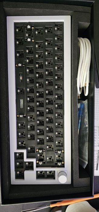 Keychron Q2 pro knob barebone white