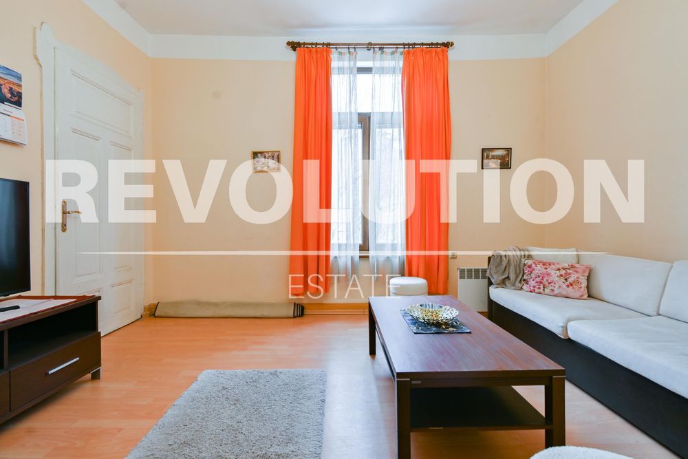 Дава се под наем Тристаен апартамент в София, Център - 110 кв.м за 750 € - Снимка #2