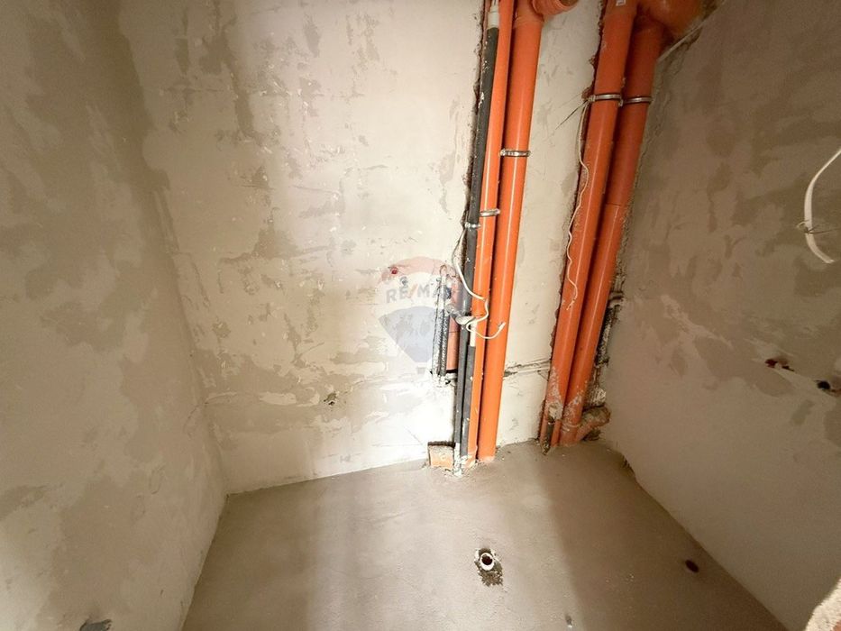 Продава се Тристаен апартамент в Варна, Бриз - 111 кв.м за 2568 €/кв.м - Снимка #7