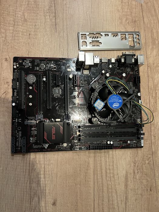 Placa de baza Asus Prime B250-plus si procesor Intel core i3