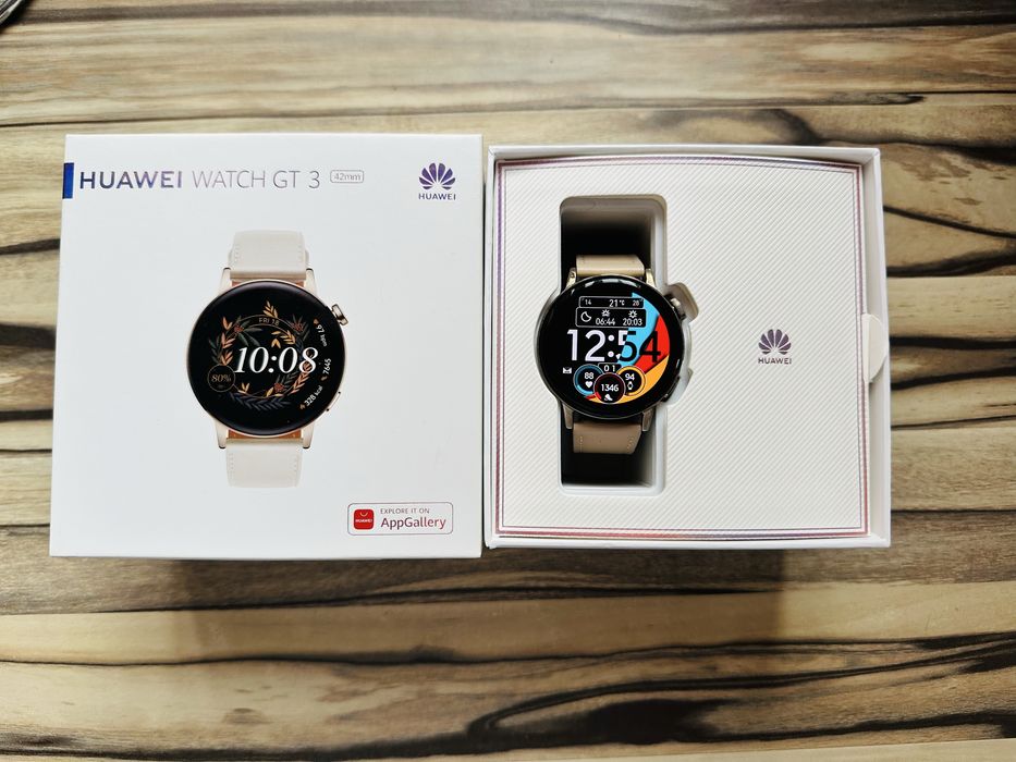 Huawei watch GT 3  /42 mm/ с много допълнителни каишки