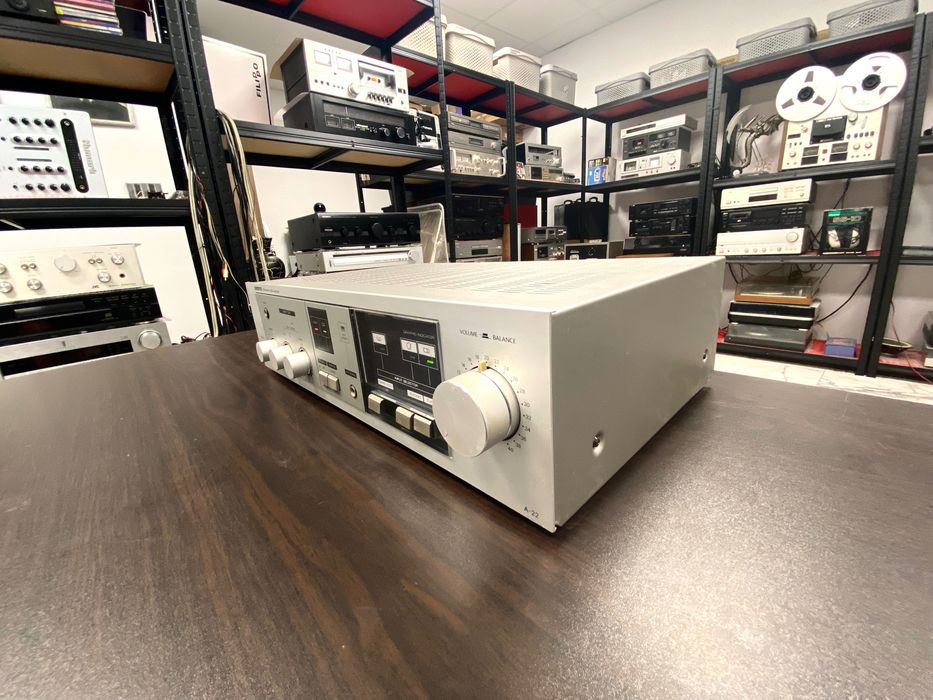 Japan Hi-Fi усилвател Onkyo
