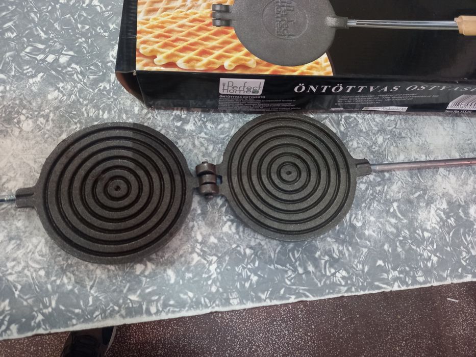 Presă pentru sărățele 13 cm fontă pură Promo 89 lei