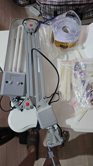 маникюр, лампа, пылесос и т.д.