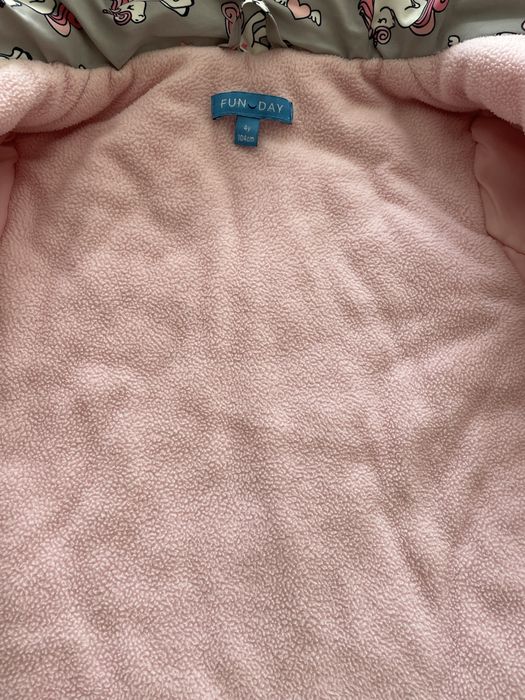 Куртка на девочку