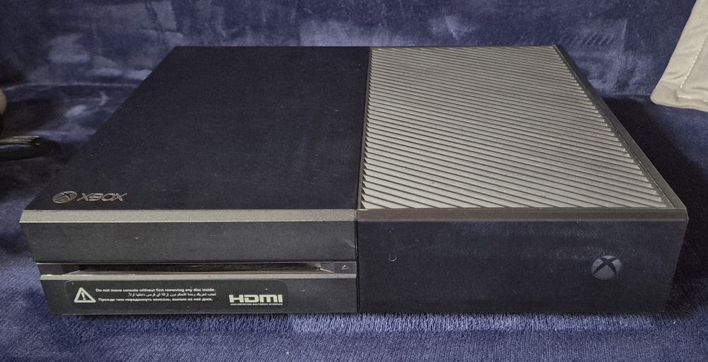 Xbox One 500GB + Kinect + 2 Controllere + 12 Jocuri