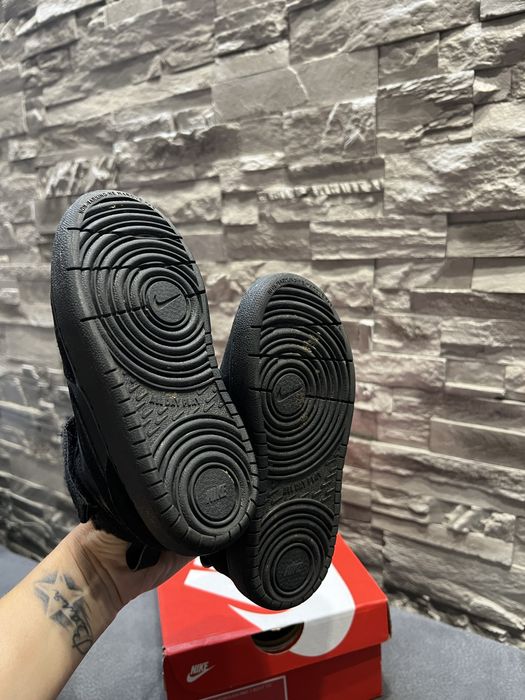 Nike - Спортни обувки Court Borough с велур, Черен