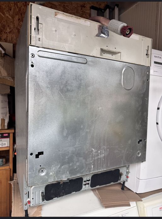 masina de spalat vase Ariston