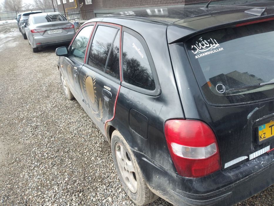 МАЗДА 323 продам 2001 год