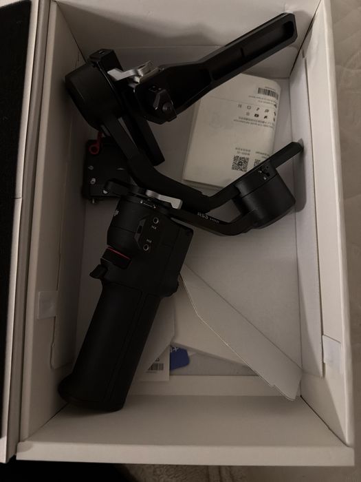 Продам стабилизатор DJI RS 3 Mini