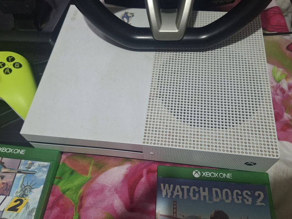 Vând Xbox one s cu volan