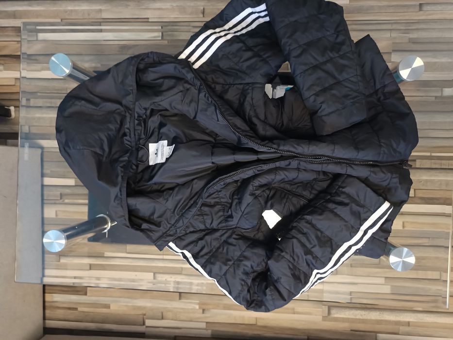 Оригинално дамско яке Адидас