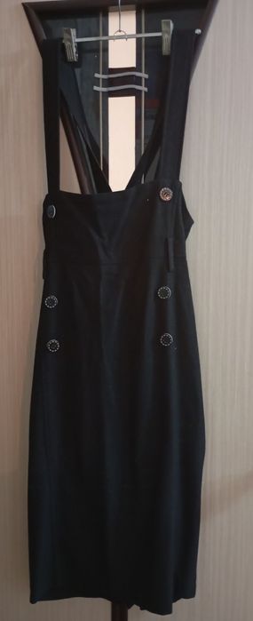 Продам женские платья