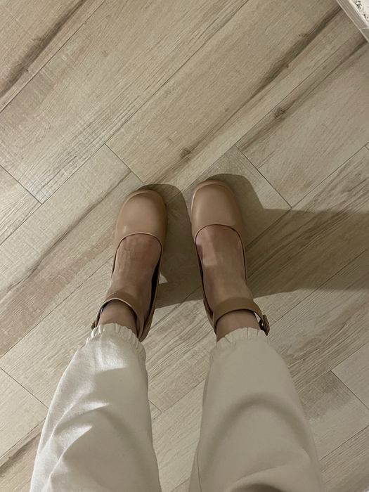 Дамски обувки на висок ток