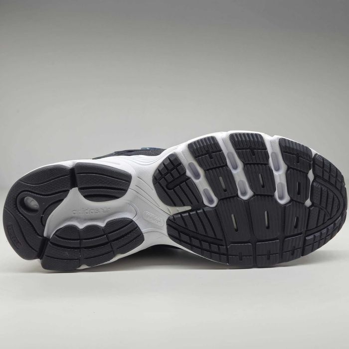 *SALE* Adidas Originals Astir Black 38, 39 1/3 EU