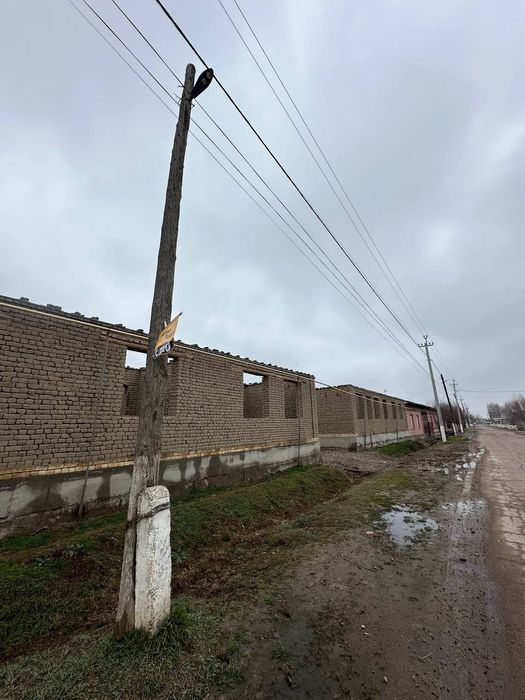 Uy sotiladi 24 sotx 10 xona