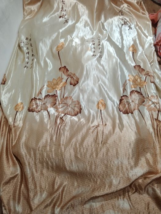 Продам две шторы теневые