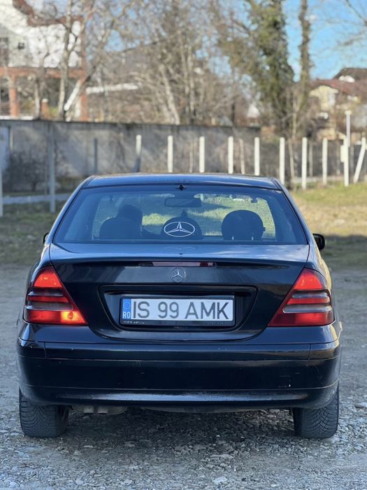 Vand  Mercedes benz C class 220  cu acte la zi f