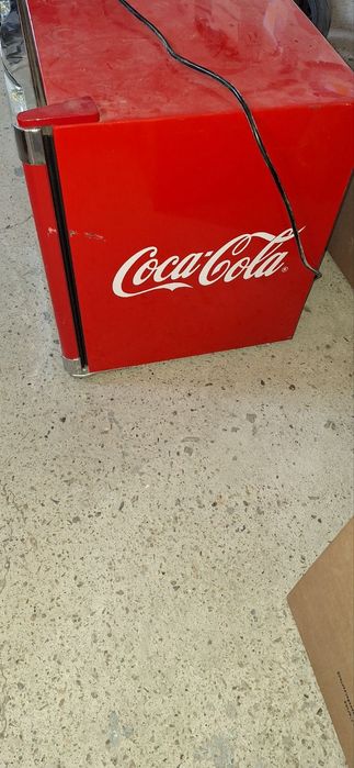 Мини бар на кока кола