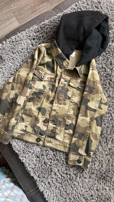 Куртка джинсовая