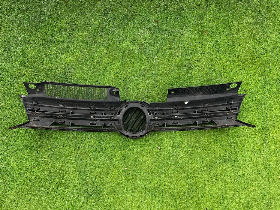 Задна броня  решетка VW Golf VI Голф 6